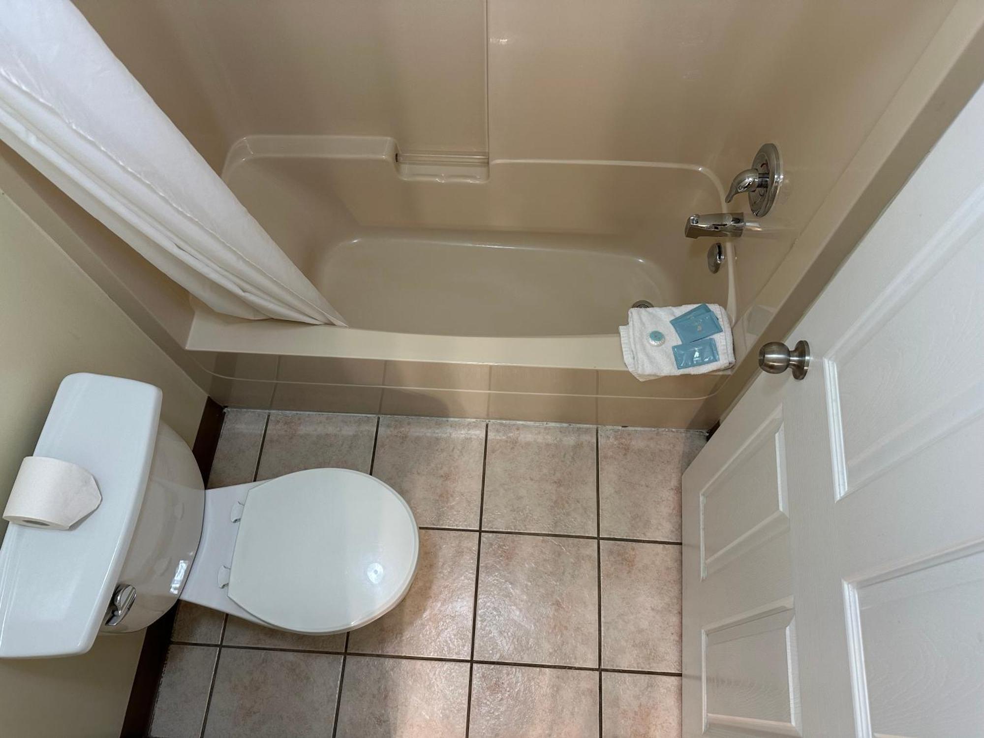 Kings Motor Inn Kamloops Zewnętrze zdjęcie