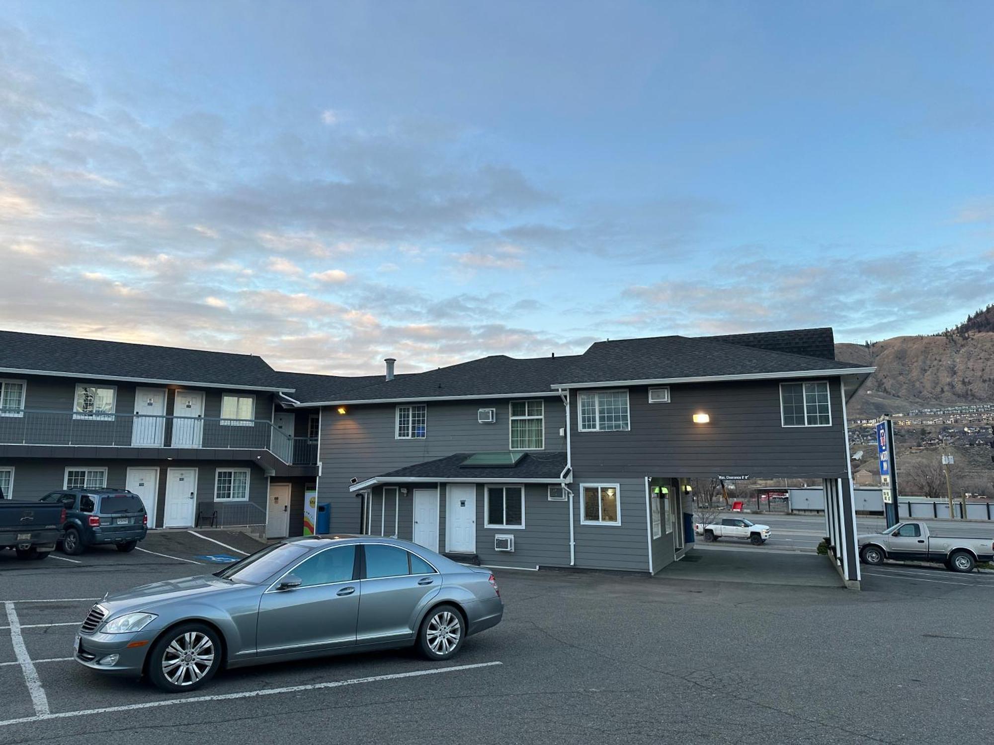 Kings Motor Inn Kamloops Zewnętrze zdjęcie